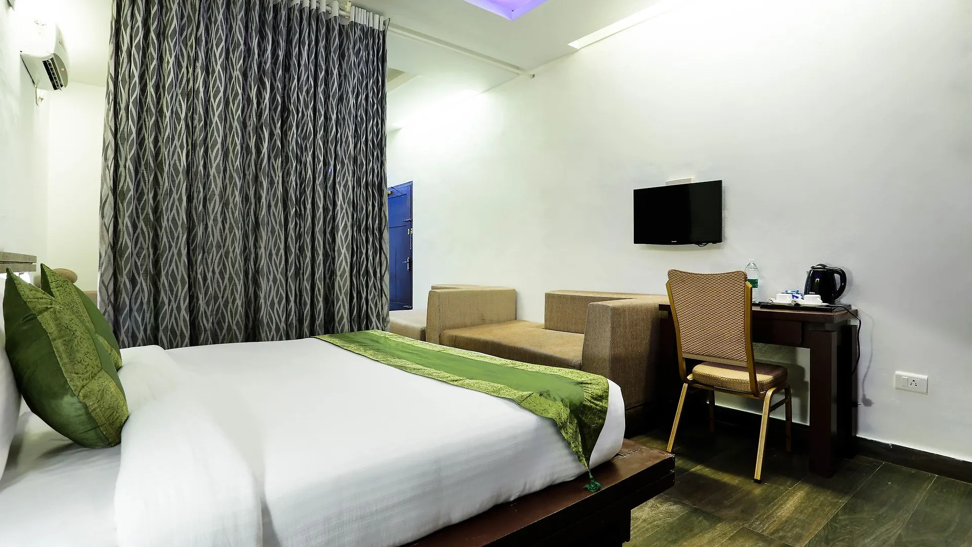 特里凡得琅 Treebo Al Saj Convention Center酒店
